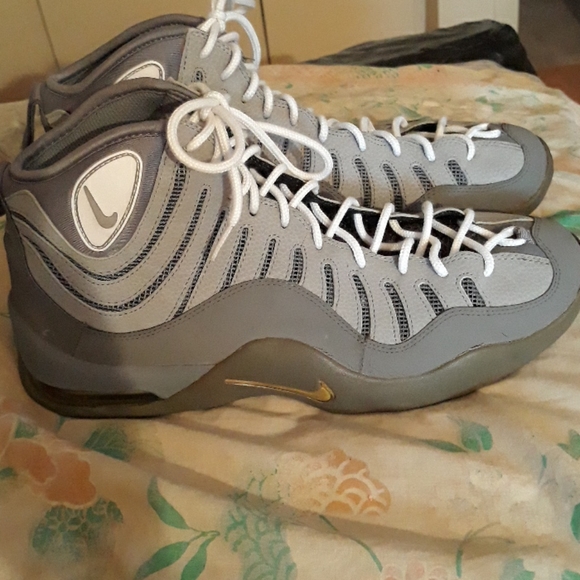 Nike Other - Men's TIM HARDAWAY Bakin NIKE Throwback!! Sneakers